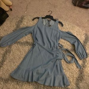 Express denim wrap dress peak a boo shoulders size small petite
